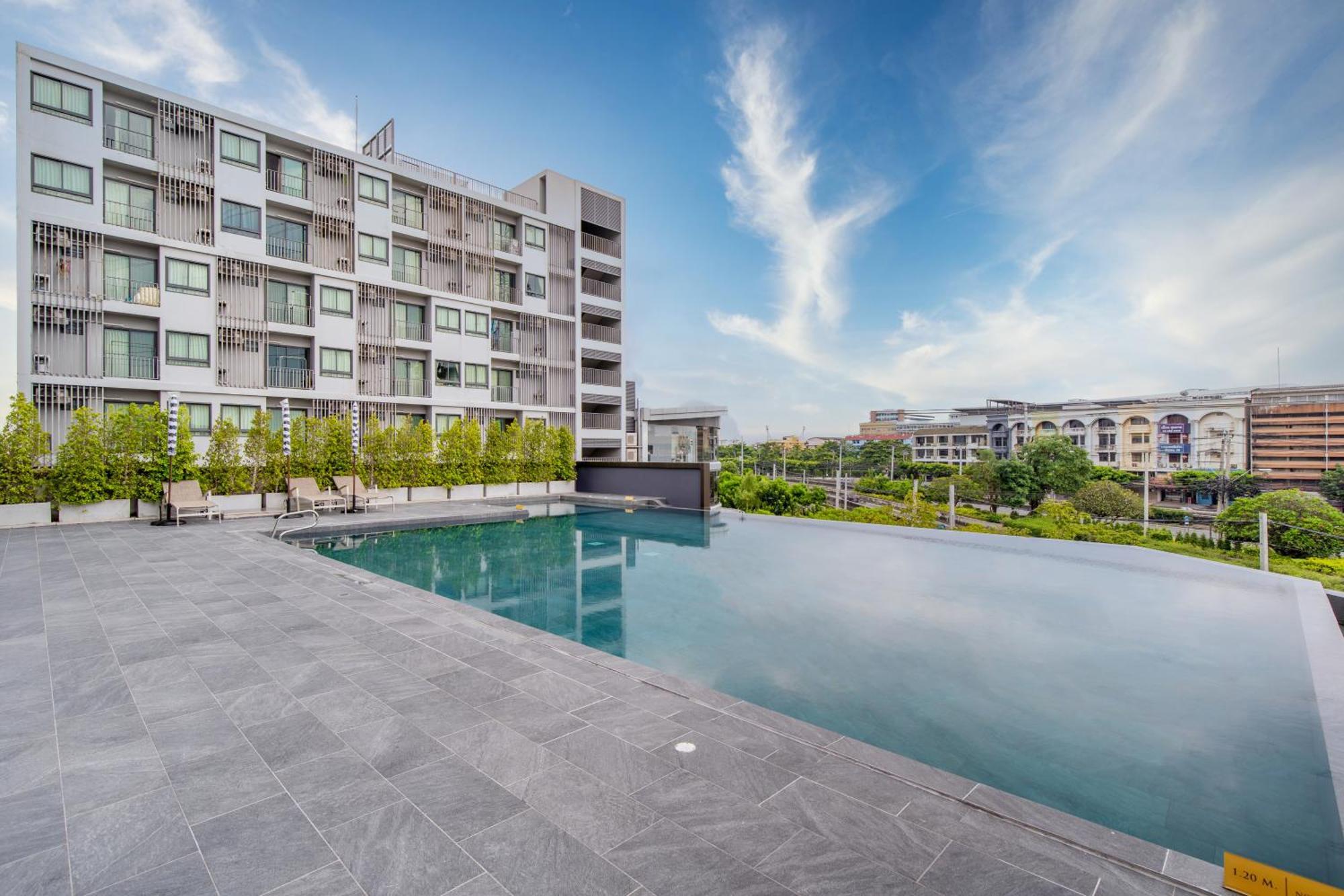 Thaya Hotel Bangkok Exterior photo